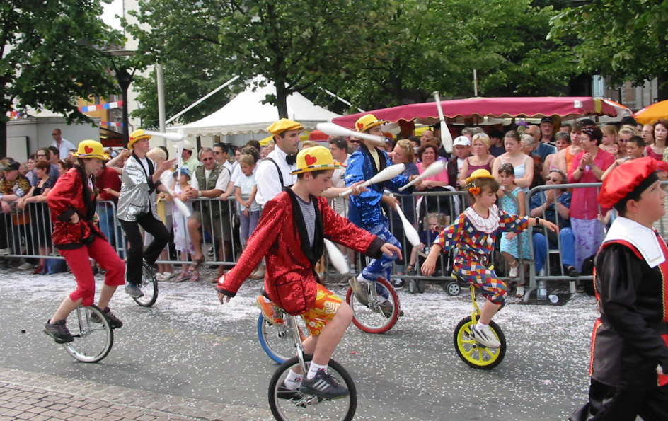monocycle à l'école de cirque